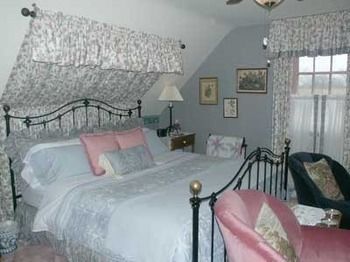 Inn At The Canal Bed & Breakfast Chesapeake City Exterior photo