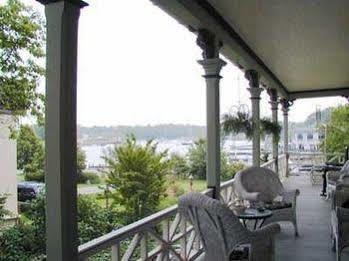 Inn At The Canal Bed & Breakfast Chesapeake City Exterior photo